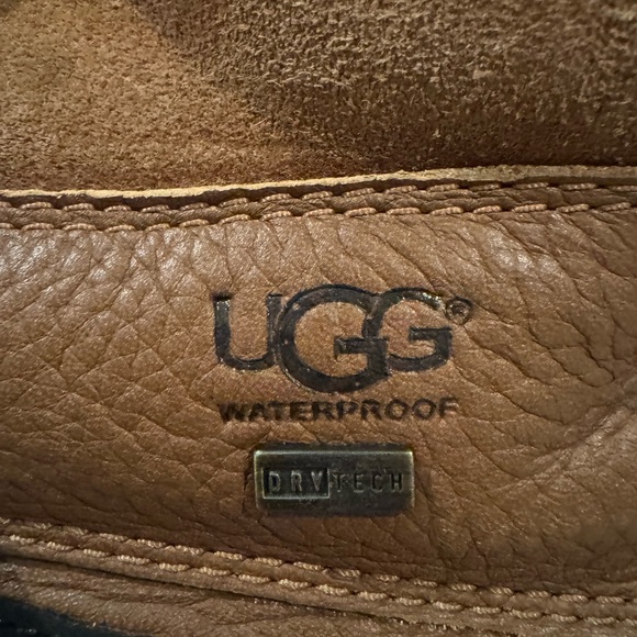UGG ADIRONDACK III - Picture 4 of 4